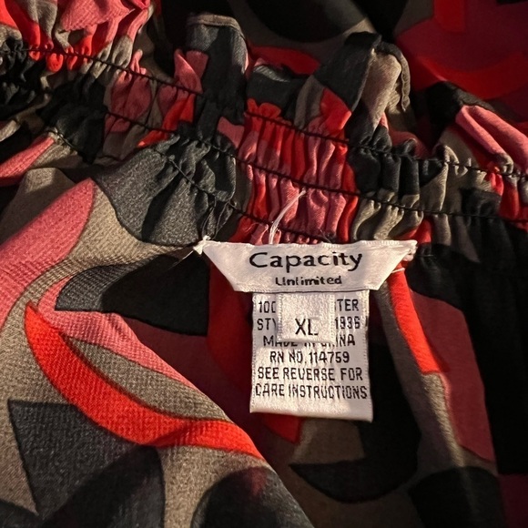 Capacity Unlimited red,gray, black off the shoulder blouse Size XL - Picture 8 of 8